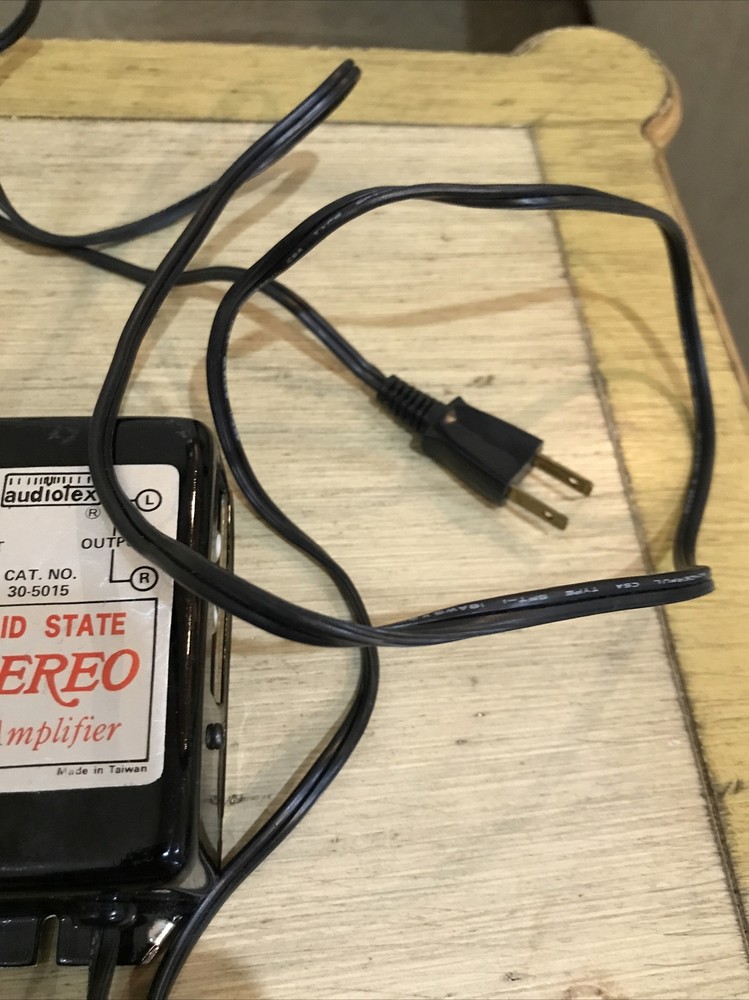 Audiotex Solid State Stereo Pre Amplifier Audio Speaker System Cable Amp 30-5015