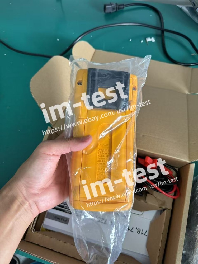 Fluke 726 Multifunction Process Calibrator Calibrated /tested good