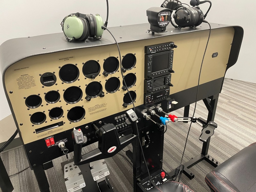 Cessna 172 Full-Size Immersive Flight Simulator – Professional Grade