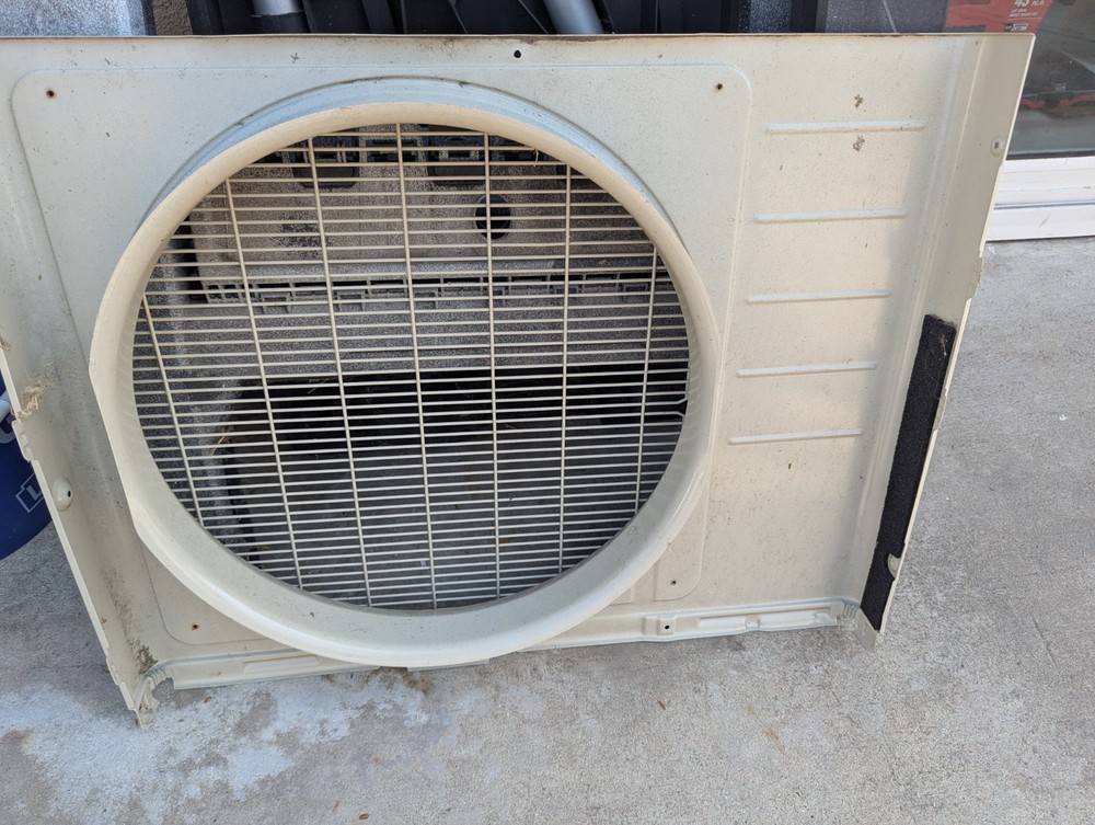 DAIKIN 6022706 FRONT PLATE w/ Grill 6024941