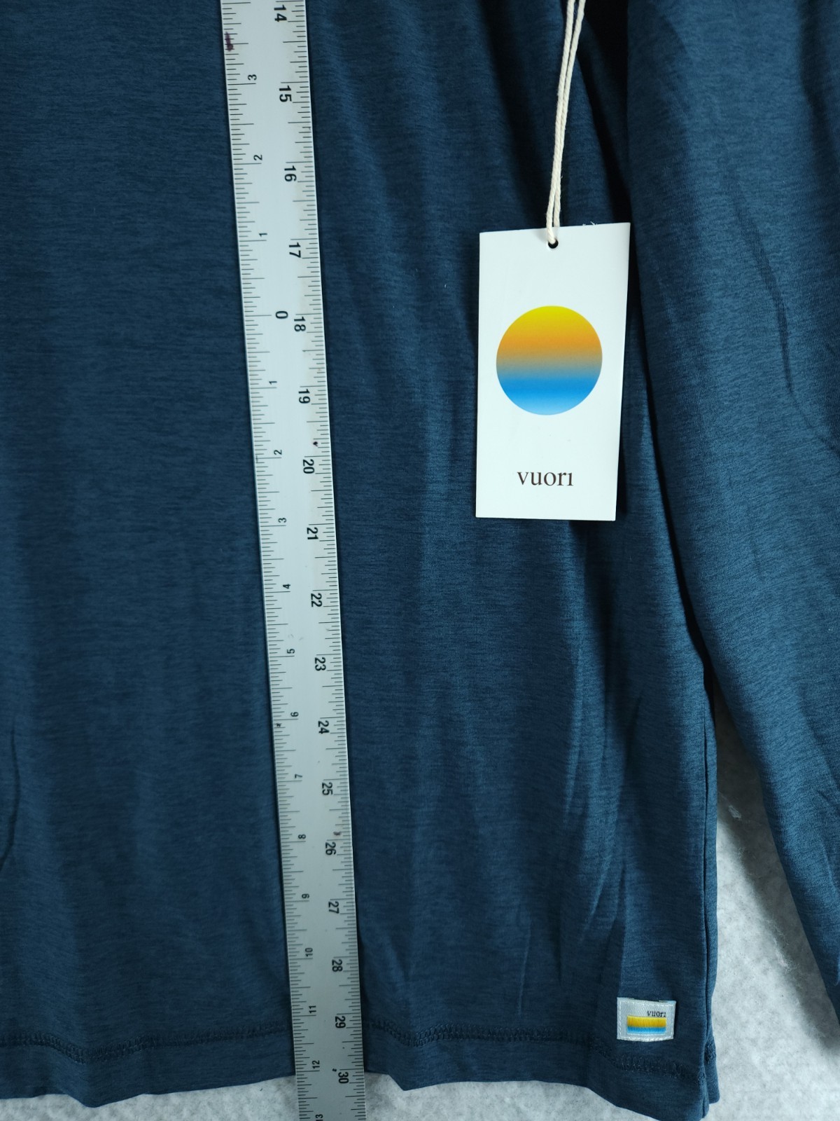 Vuori Long Sleeve Strato Tech Tee - Navy Heather New Size Large