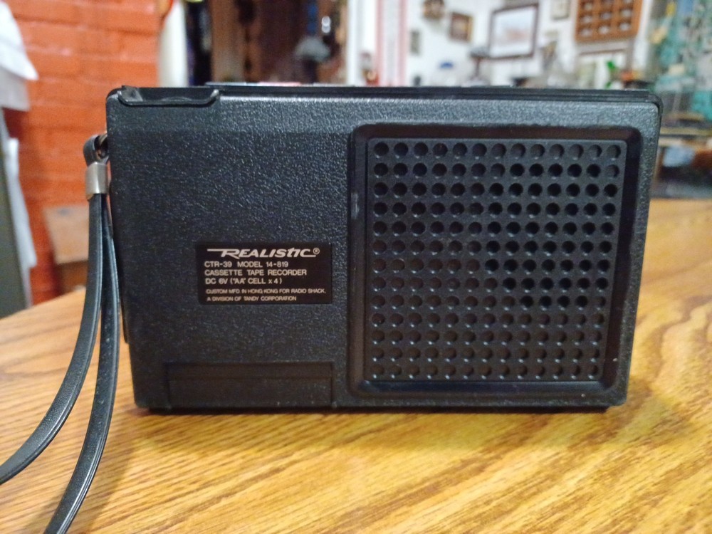 Realistic CTR-39 Portable Compact Cassette Tape Recorder Player & Case