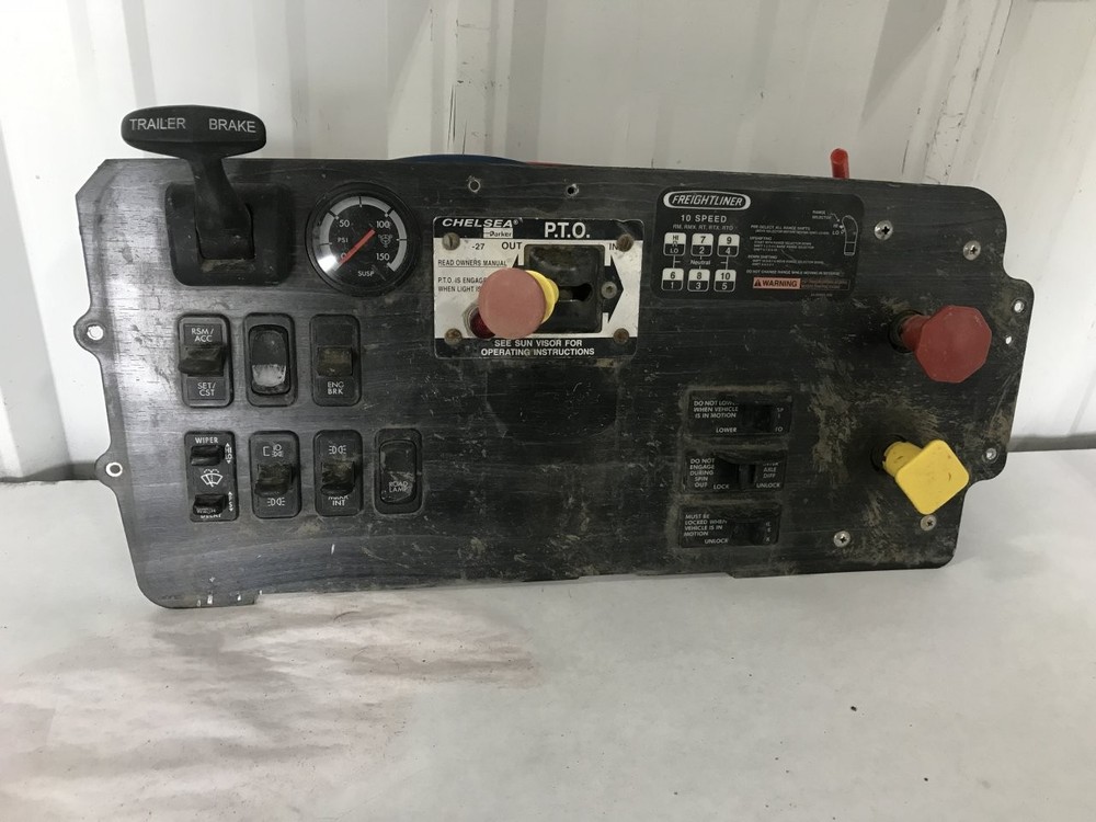 Freightliner COLUMBIA 120 GAUGE AND SWITCH Dash Panel - Used