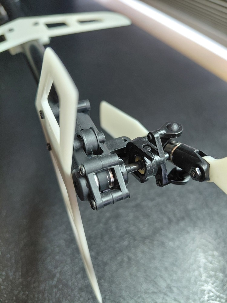 Heli-Max AXE 400 3D RTF Helicopter