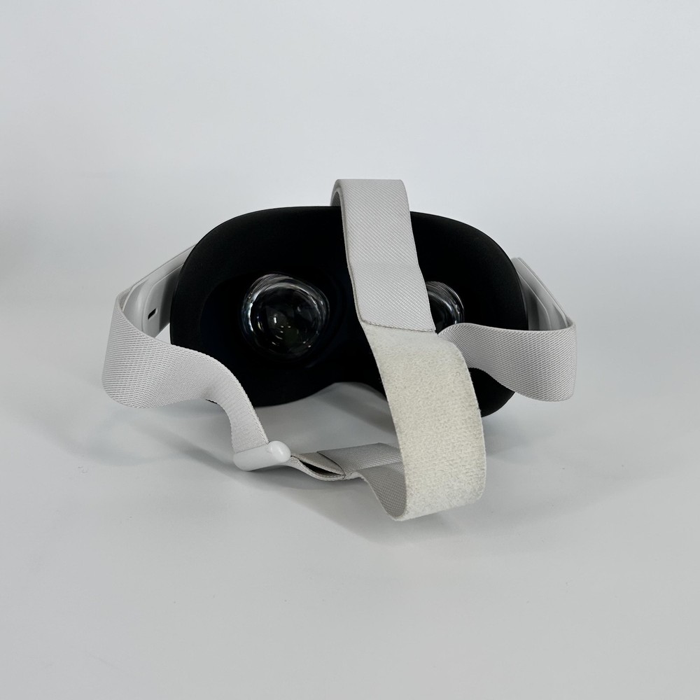 Meta Quest 2 VR Headset 128GB w/ Charger/Controllers/Regular Strap - Good