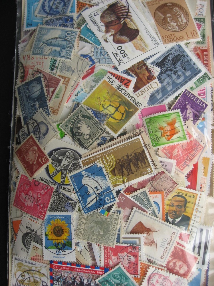 WW searcher mixture (duplicates, mixed cond) about 1,000 25% comems, 75% defins