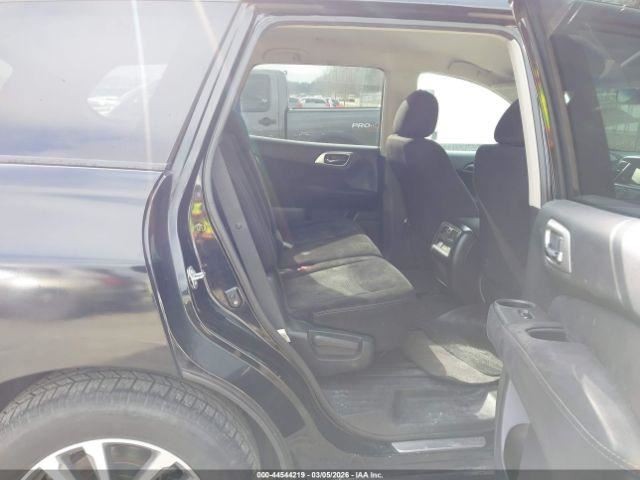 PATHFINDR 2014 Glove Box 5020646