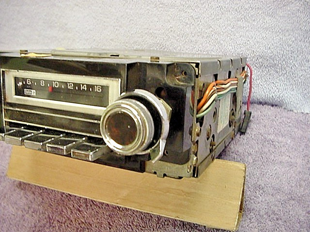 1973 - 1977 GM AM 8 Track Radio - Plays - Model 70BPBT2