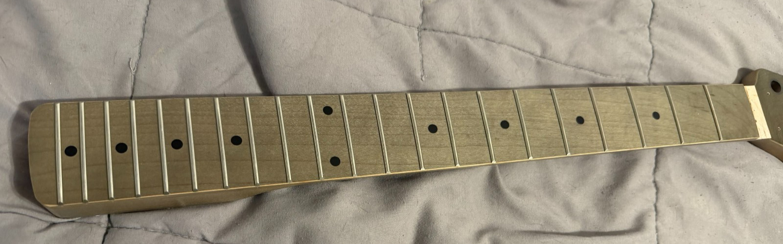Strat Style Neck Fits EVH Bodies I have up.