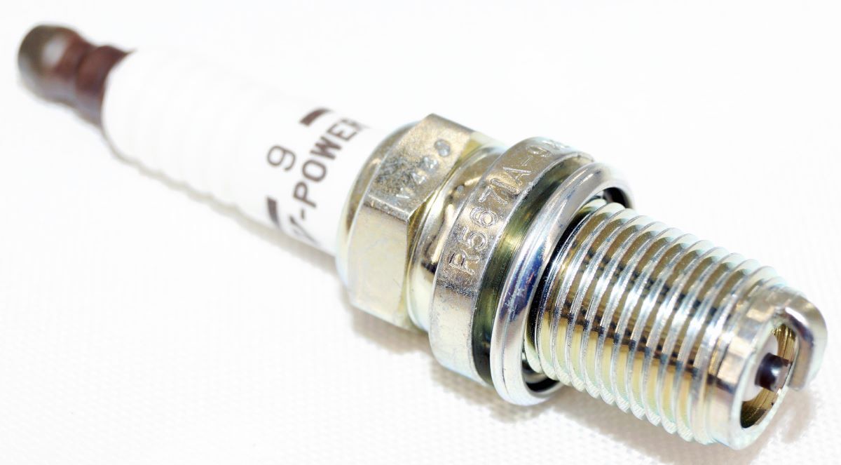 8 Pack Genuine NGK 5238 V Power Racing Spark Plugs R5671A9 Race Tuned Upgraded