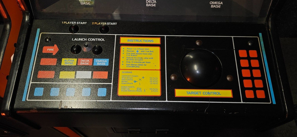 MISSILE COMMAND Video Arcade Game - Atari 1980 - 2562