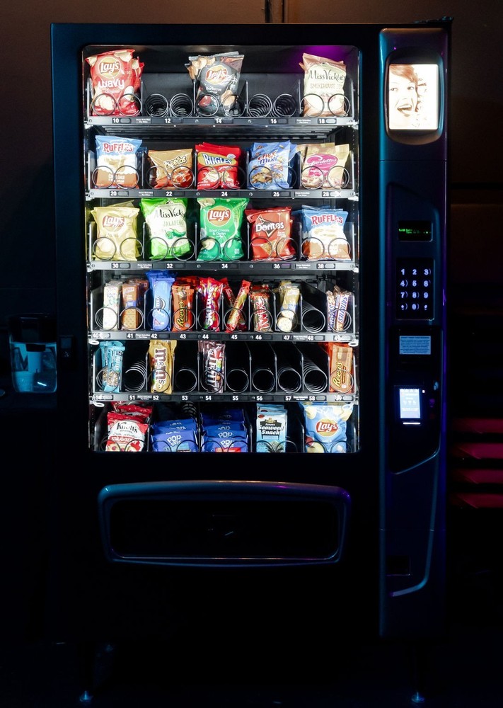 Selectivend WS 500040 Selection Snack Vending Machinewith Card Reader