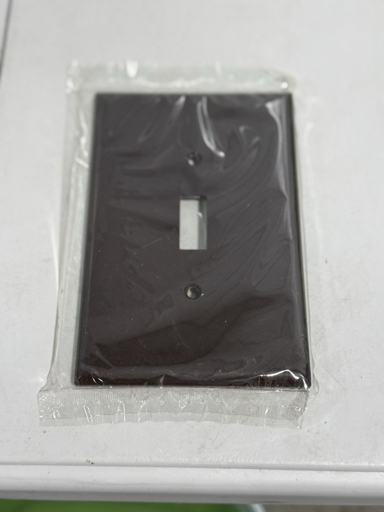 (10) Eagle Jumbo Bakelite Toggle Plates 2144 Brown