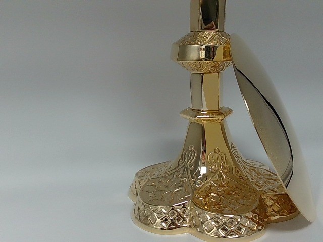 Autom Vine Embossed Chalice And Paten, Clear