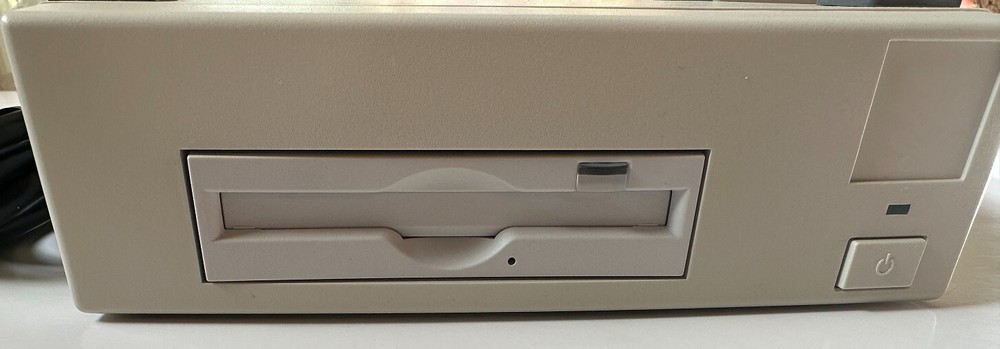 Dynamo 640 USB External USB Fujitsu 640mb Externally  Powered