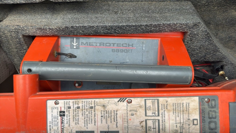 Metrotech 9800xt Underground Pipe Cable Locator System