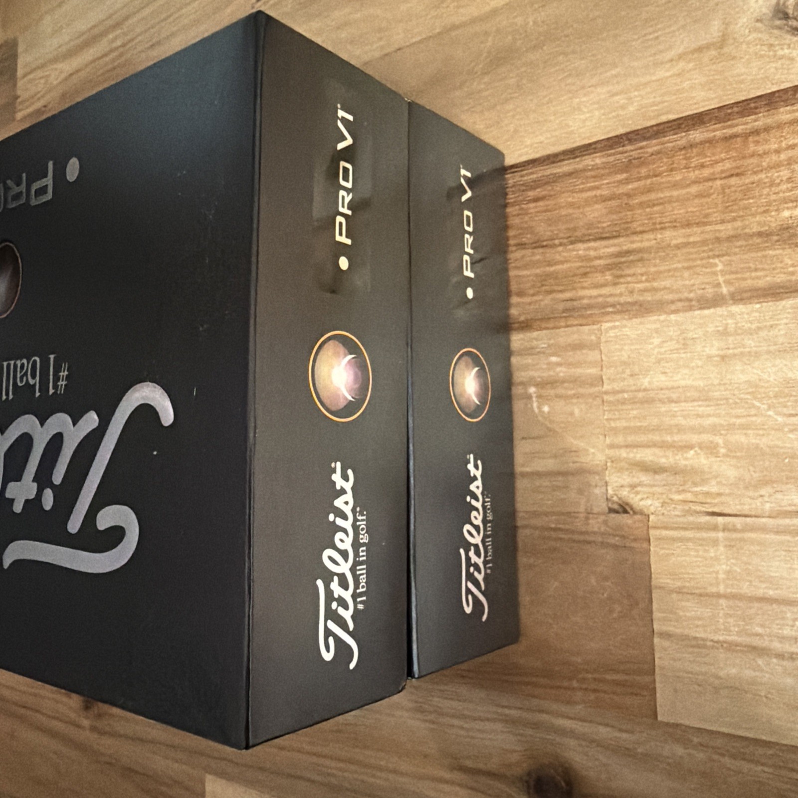 Titleist Pro V1 Left Dot Tour Preferred - 12 Balls - 2 Dozen