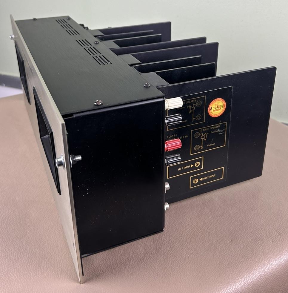 PHASE LINEAR 400 STEREO AMPLIFIER