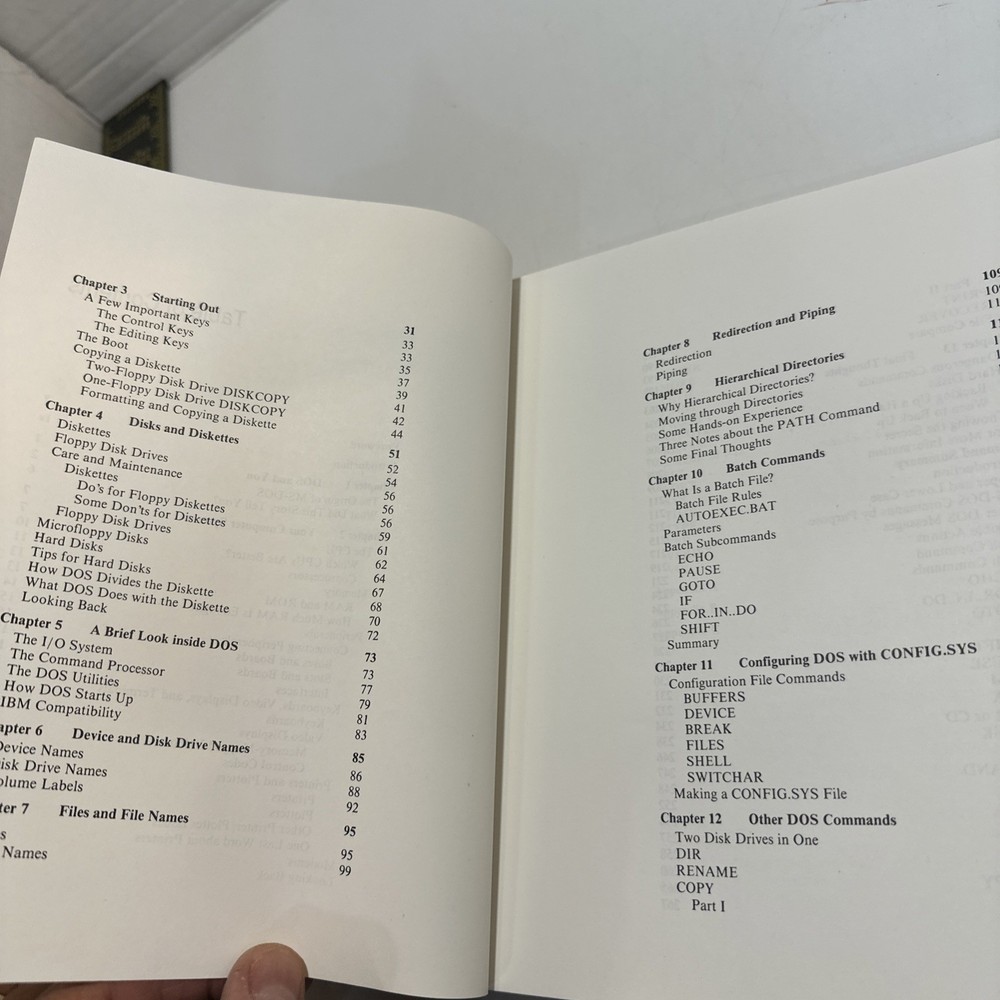 Microsoft's MS-DOS User's Reference Guide 1984 Que Vintage Computer