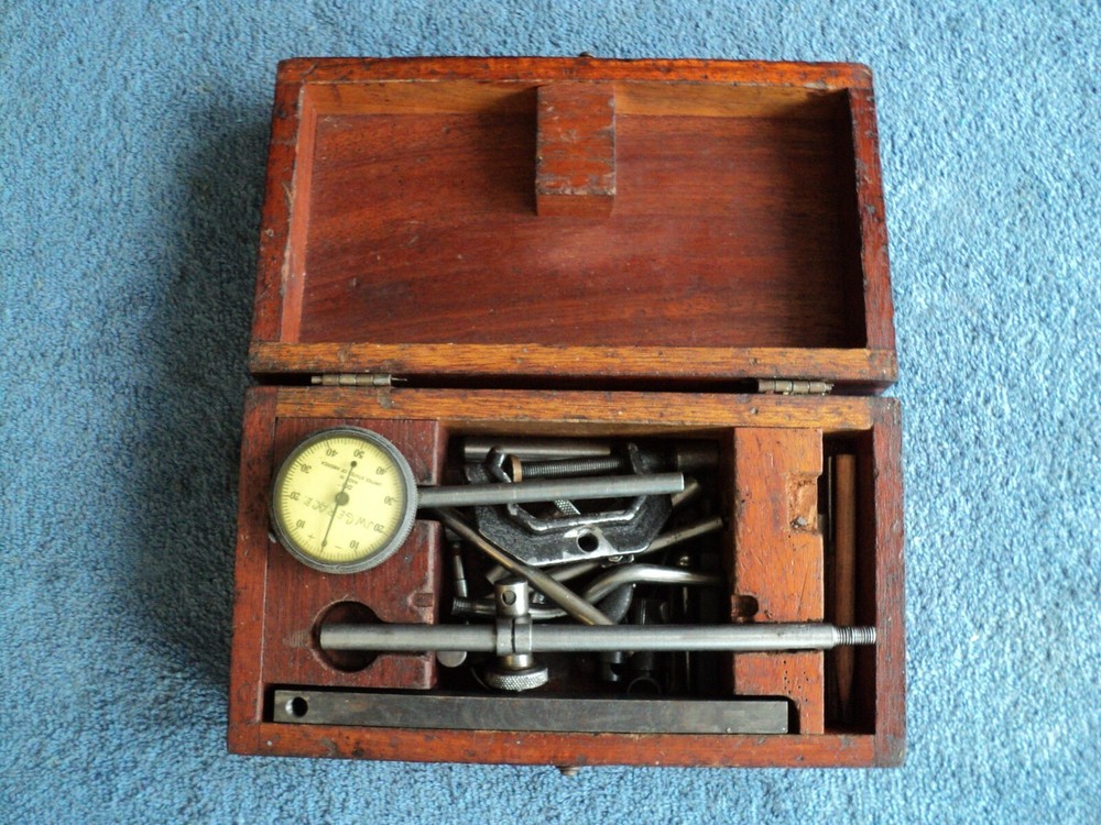 ANTIQUE DIAL INDICATOR SET IN VERY COOL CASE