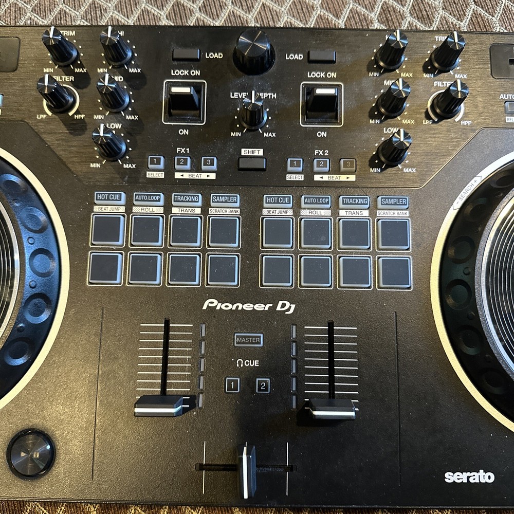 Pioneer DJ DDJ-Rev1 Dj Controller