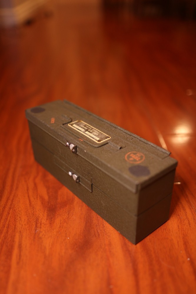 Signal Corps CS-137 Case w/ Frequency Quartz Crystals