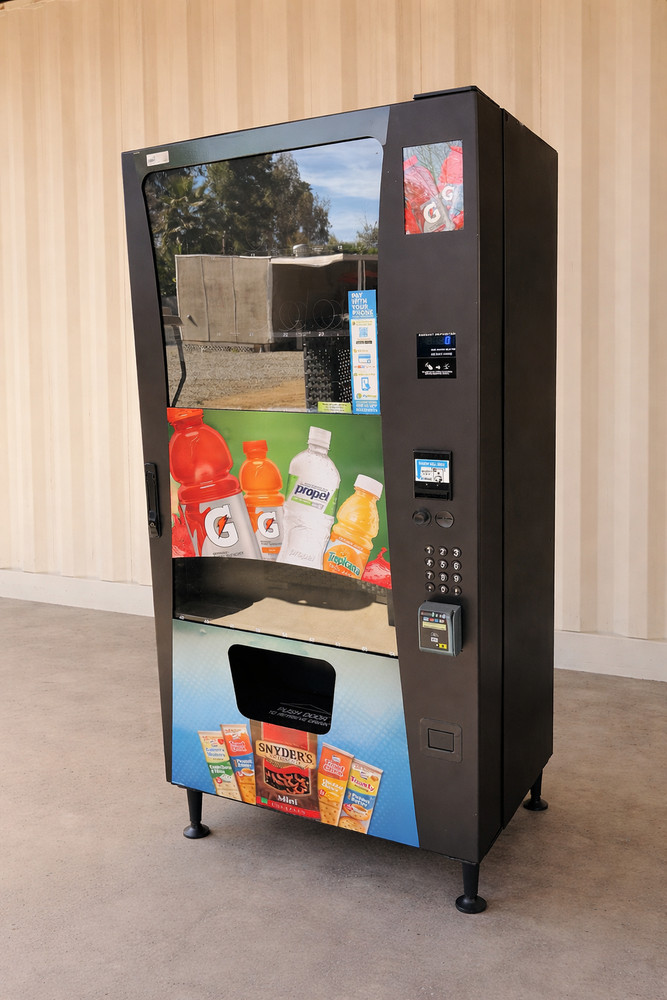 Wittern 3589 Combo Snack & Drink Vending Machine – Card Reader + Bill Acceptor