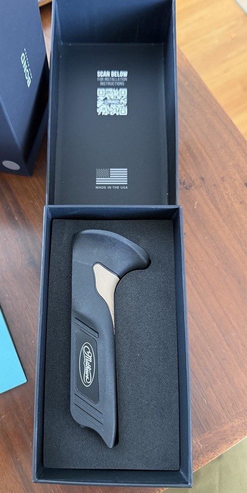 Mathews archery Bond Contour RH Tan