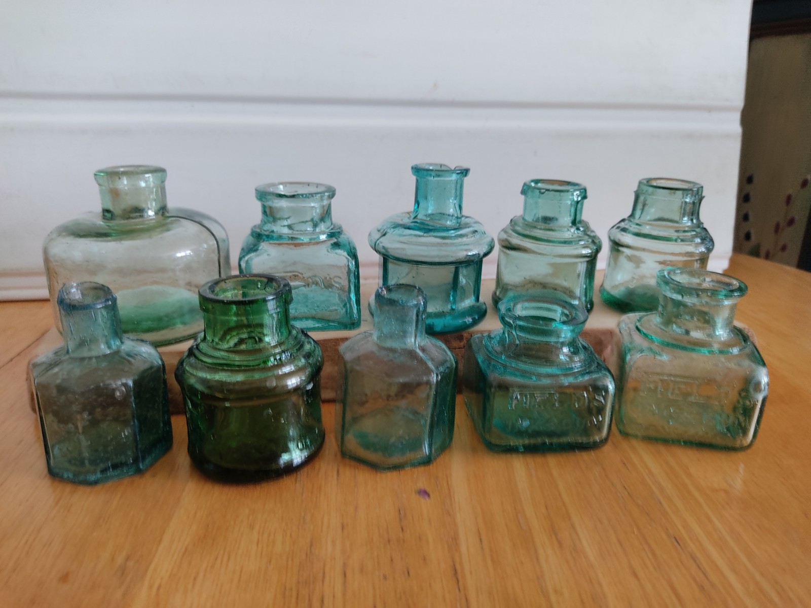 10X EDWARDIAN GLASS INK POTS CIRCA 1910