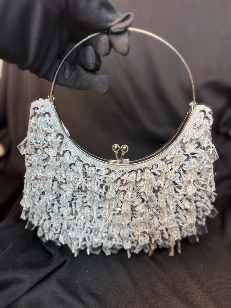 Vintage 90s Beautiful Silver Sequin Purse w/ Silver Handle M1