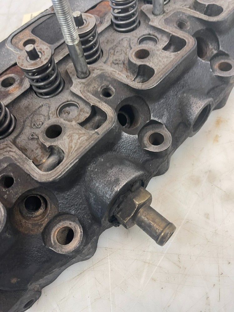 2005 Case 420 Skid Steer Loader Cylinder Head