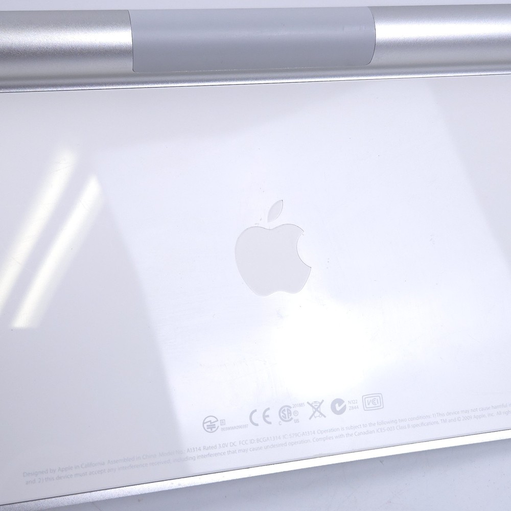 Apple Wireless Keyboard Model No. A1314 Works Great