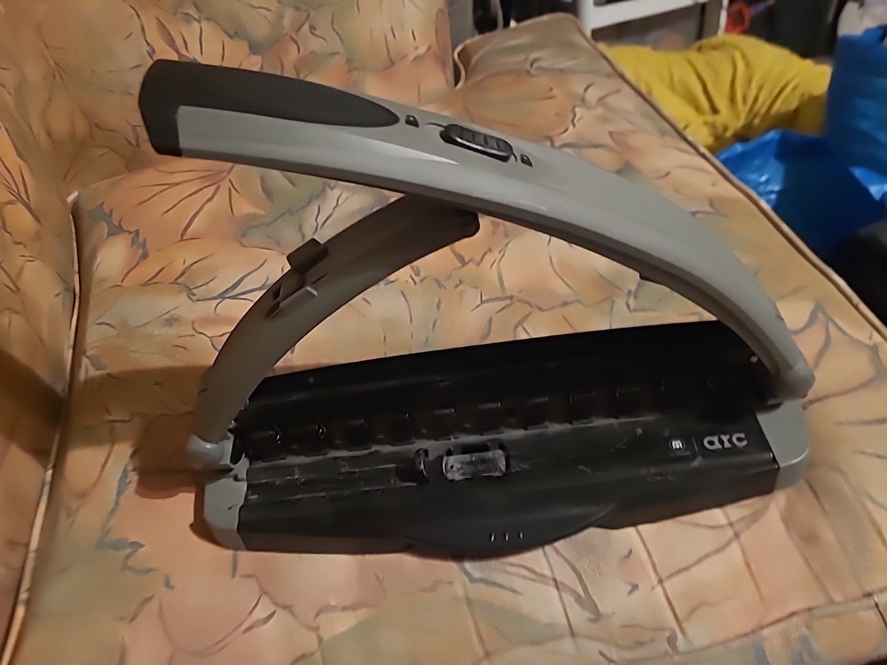 Staples ARC 11-Hole Desktop Paper Punch for DiscBound Notebook System, Used
