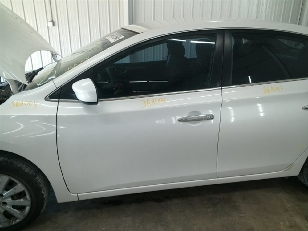 Driver Left Front Spindle/Knuckle Fits 11-25 LEAF 104775513