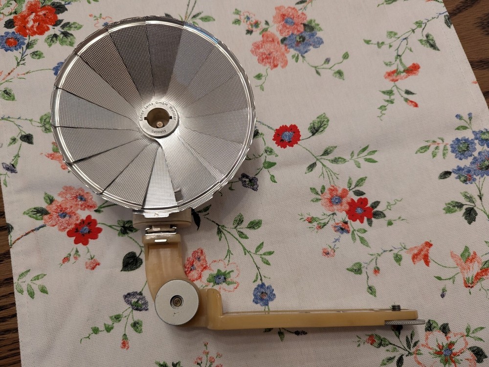 Leitz Wetzlar Leica CTOOM Camera Right Angle Adjustable Flash Bracket w flash