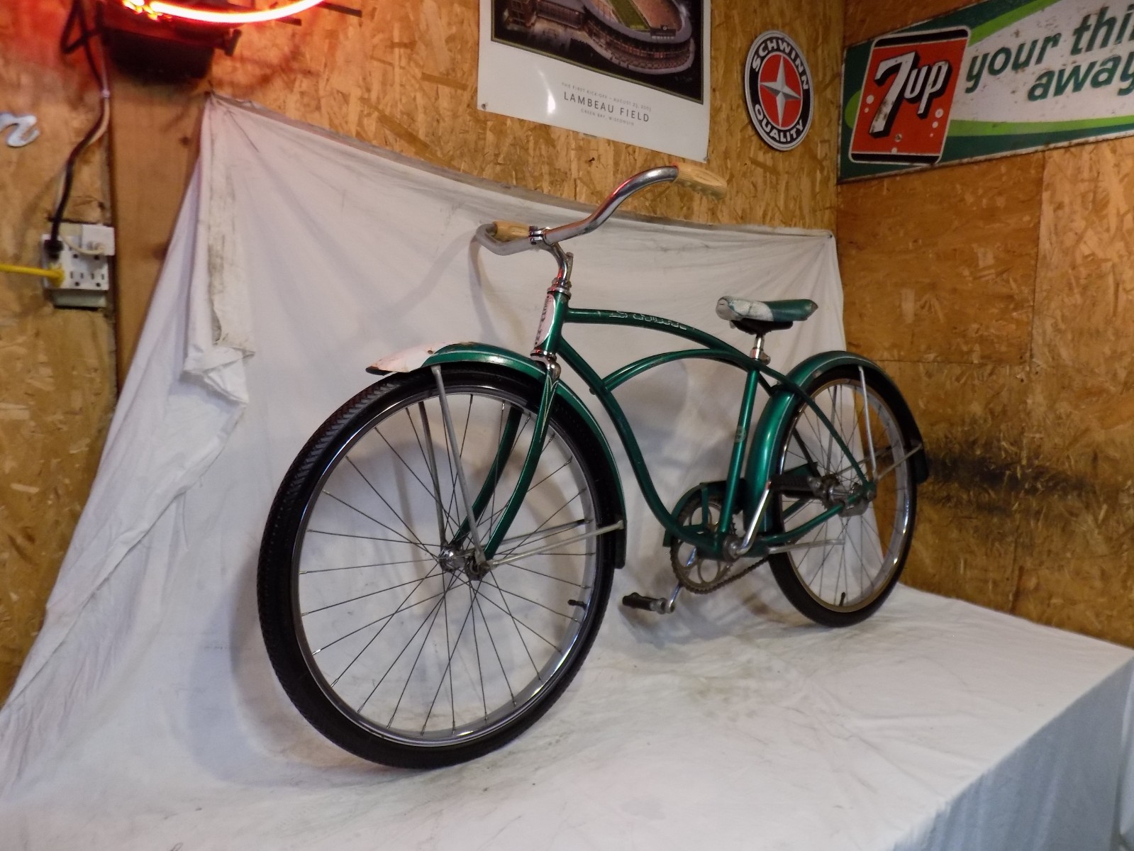 1957 SCHWINN SPEEDSTER MENS AMERICAN 24 BIKE GREEN TYPHOON JAGUAR TIGER CORVETTE