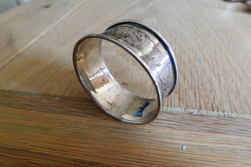 Swirls Silver Napkin ring