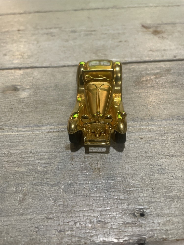 Dawn Miniature Classic Car Clock