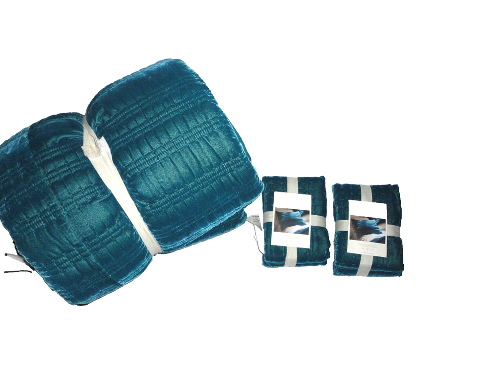 TARGET THRESHOLD LOFTY DARK TEAL VELVET (3PC) FULL/QUEEN QUILT SET