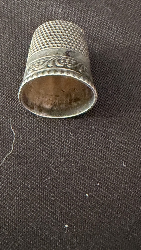Antique Simmon Brothers Sterling Silver Thimble size 9