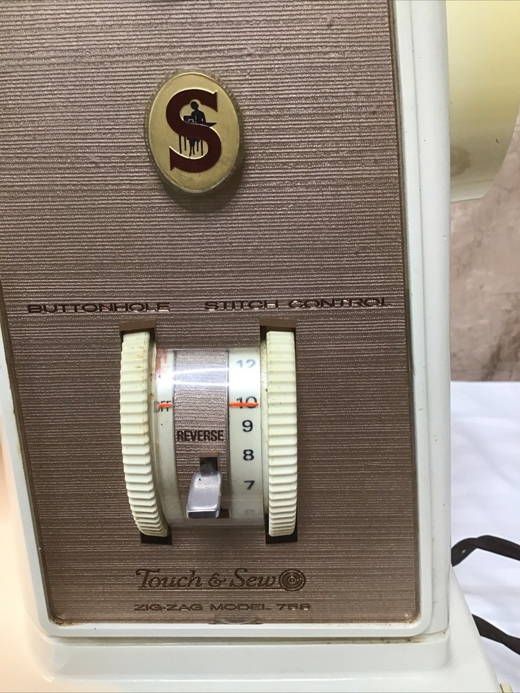 Vintage Singer Model 758 Touch & Sew / Zig-Zag Working