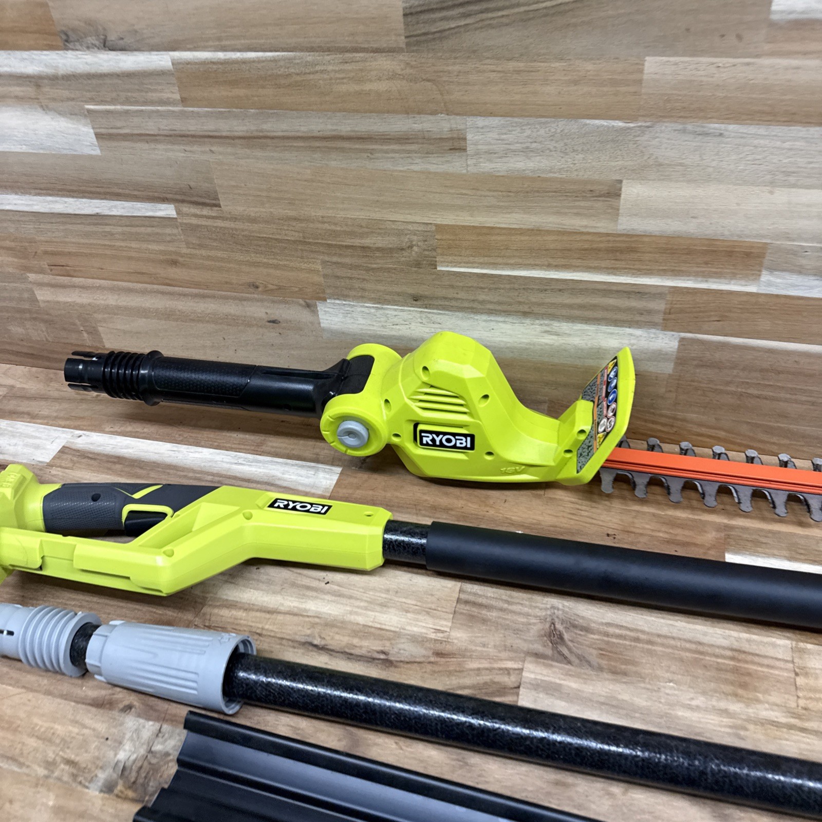 Ryobi ONE+ 18V 18 in. Cordless Pole Hedge Trimmer P2601 - Tool only - P5-7