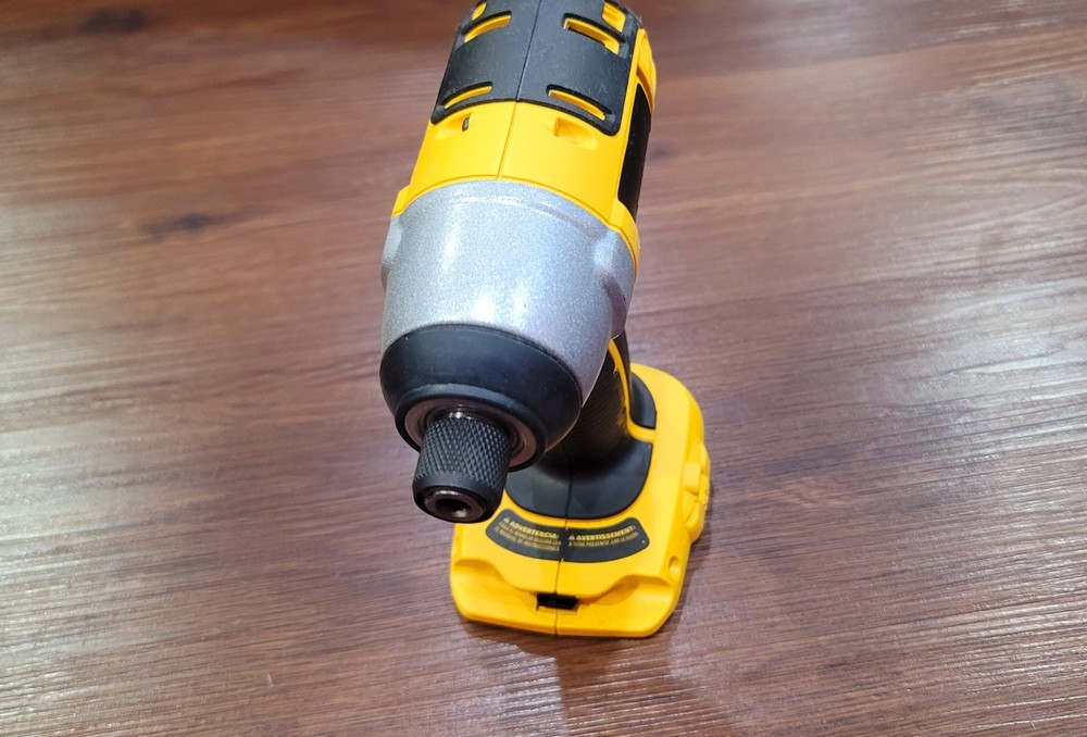 DeWalt Model DC825 18V Impact Driver 1/4” (Tool Only)