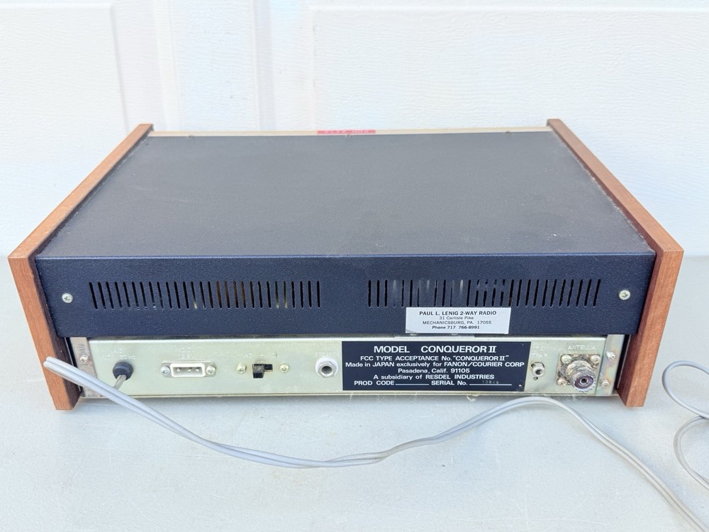 Vintage Courier Conqueror II CB Transceiver Radio Powers On Untested