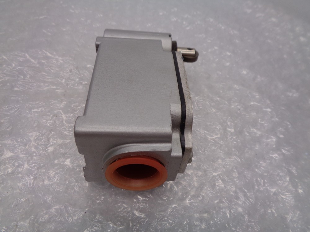NAMCO 2-251 LIMIT SWITCH NSNP