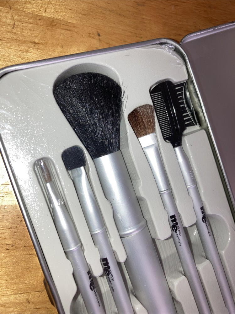 ME Makeup Essentials Brush Set Sealed Eyebrow Lips 👄