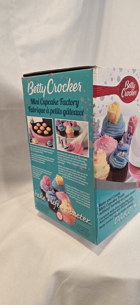 Betty Crocker Mini Cupcake Factory