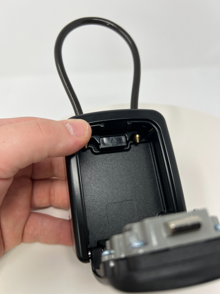 Lockbox with flexible latch