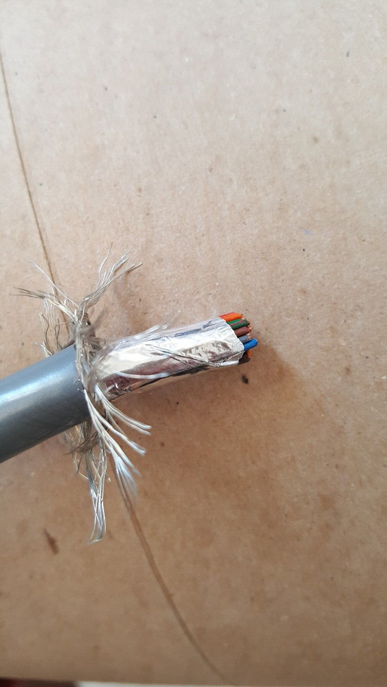 Madison/TE Connectivity 24/32C Solid Multi-Shielded Communication Cable Gry/25ft