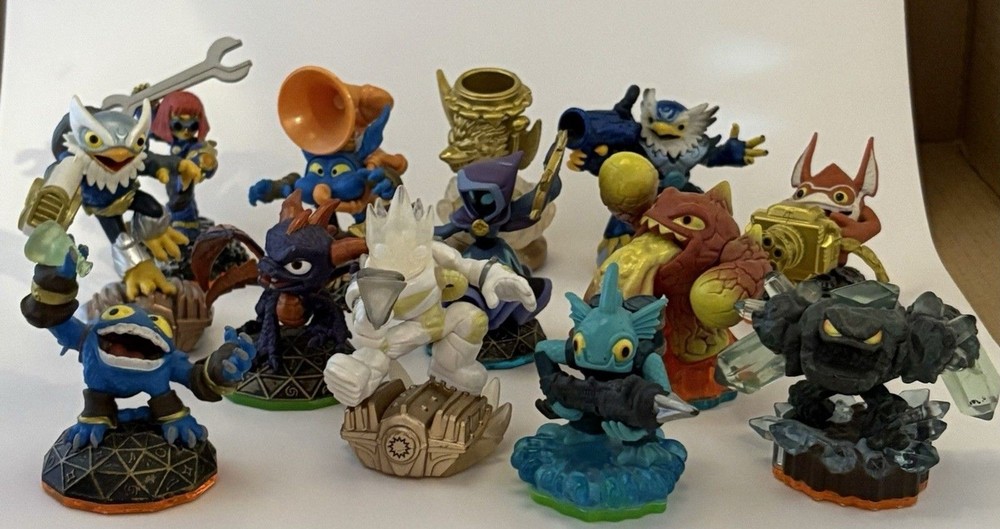 Skylanders Lot of 13 Different Characters